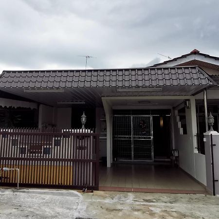 Bagan Terrace House Near To Sunway Carnival Mall, Seberang Jaya Villa Butterworth Dış mekan fotoğraf